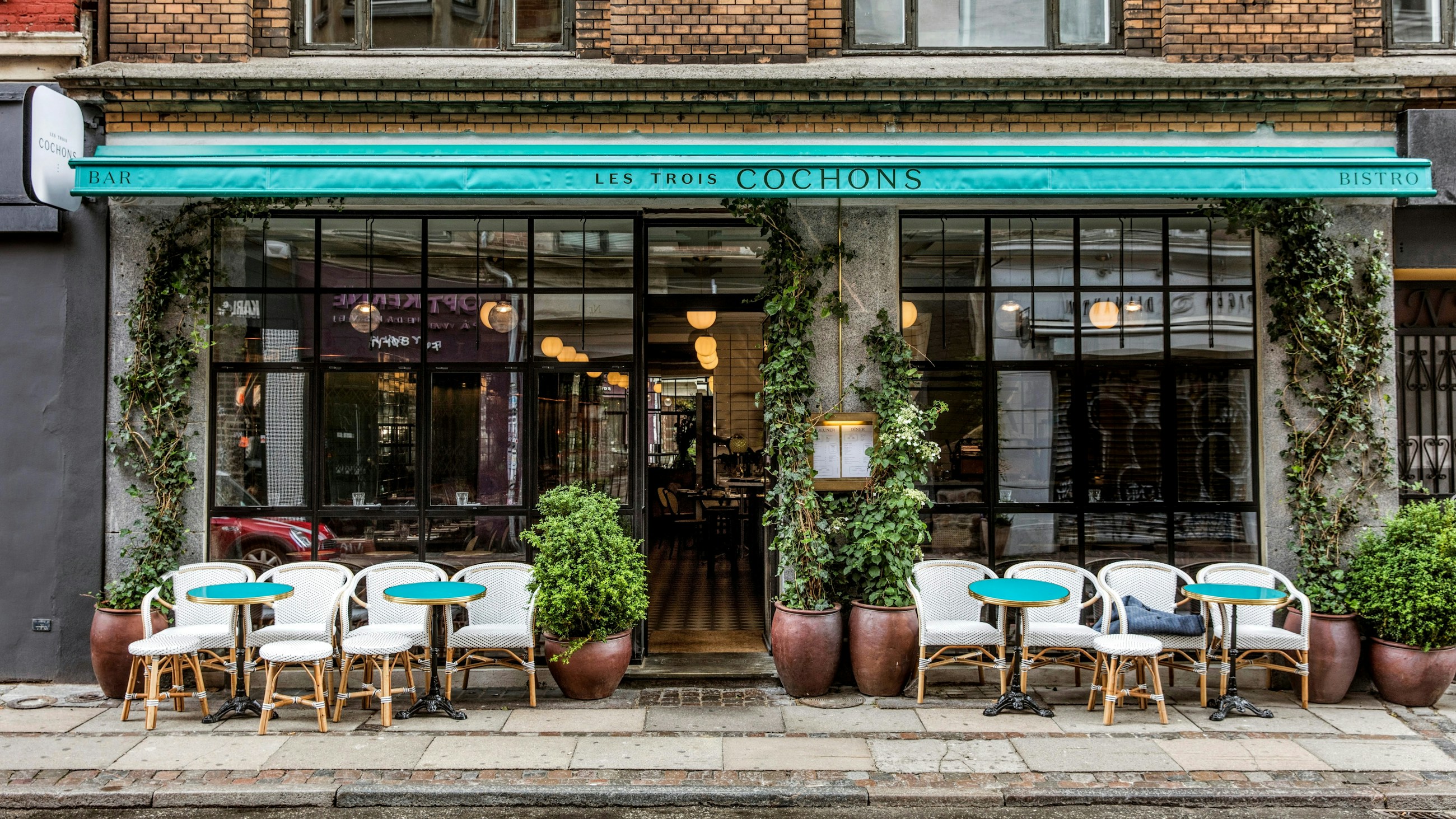 Le Trois Cochon Chris Tonnesen 3052